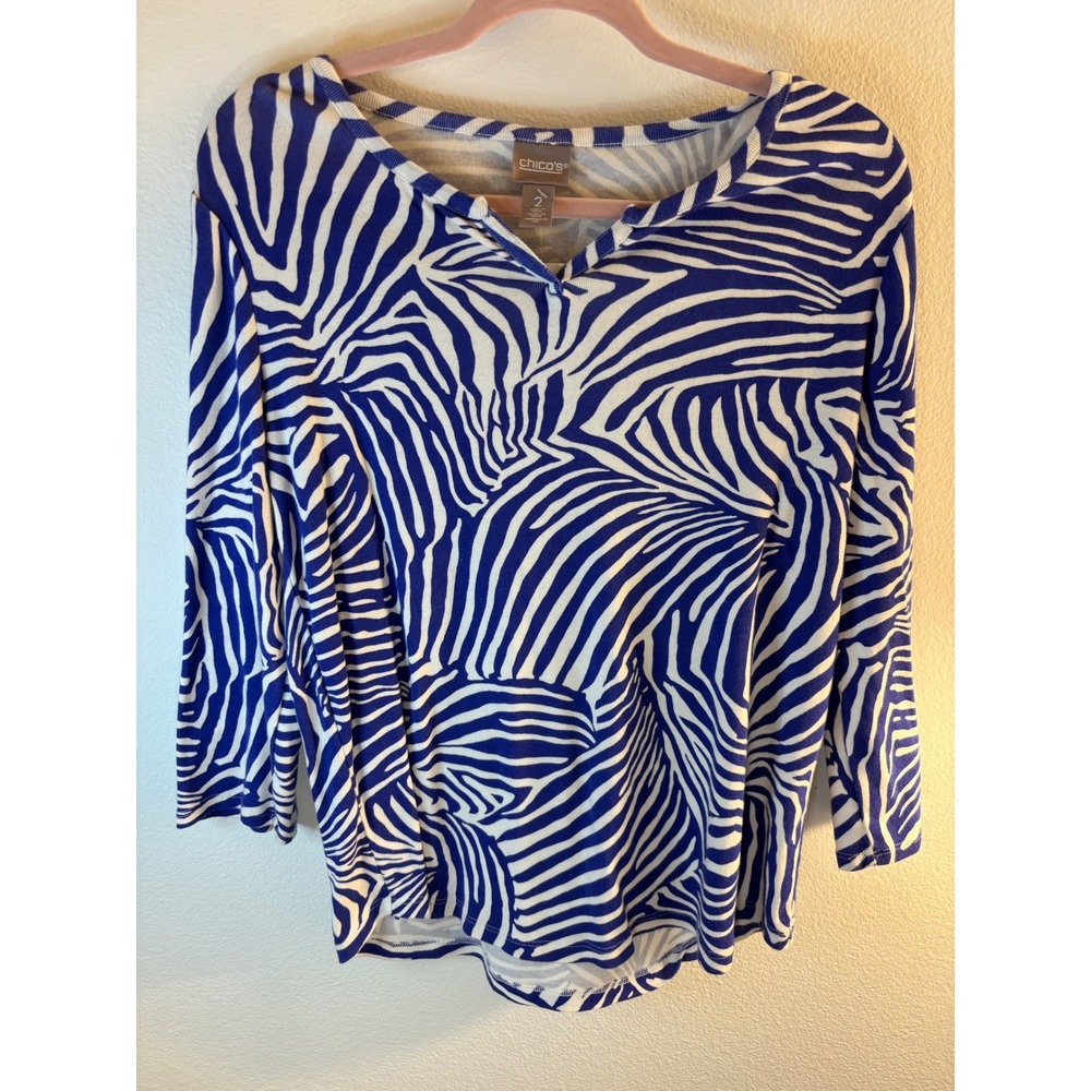 Chicos Blue White Zebra Print Split Neck Top Size 2 L Large Animal Print Tee